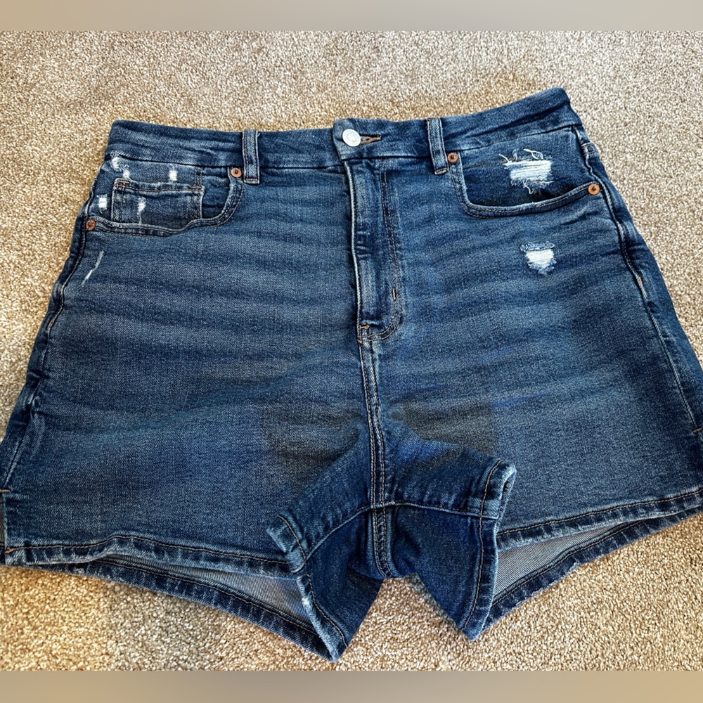 American Eagle Curvy Mom Jean Shorts